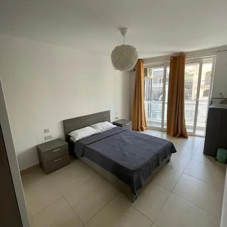 Modern In Central St Julians Διαμέρισμα